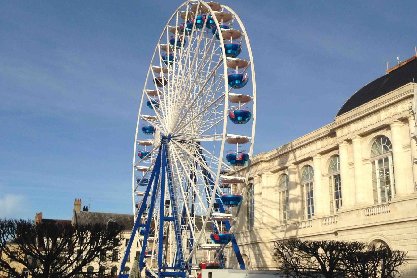 Theatre Saint Omer grande roue jour